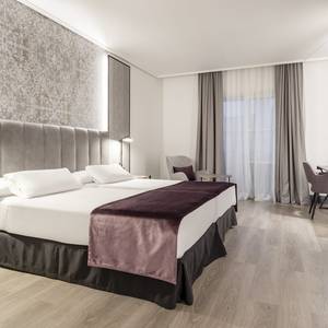 Corporate single room Hotel ILUNION Alcora Sevilla Seville